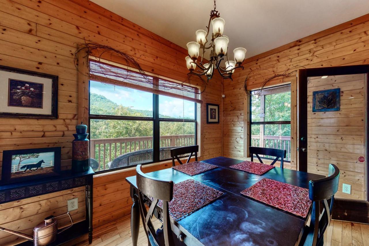 Red Roof Retreat Βίλα Κλίβελαντ Εξωτερικό φωτογραφία